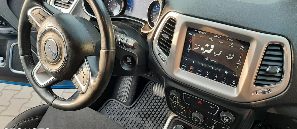 Jeep Compass cena 87400 przebieg: 63000, rok produkcji 2020 z Białystok małe 301